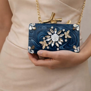 Pochette de soirée artisanale en résine de marbre bleu écologique avec chaîne dorée |   Modèle orné de cristaux floraux - Product Image 1