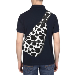 Mochila con estampado de vaca y correa de hombro arqueada, mochila unisex de moda con respaldo suave, 20-36L, impermeable, para senderismo al aire libre - Product Image 2