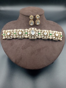 Collar Gargantilla Chapado en Oro Amaira Jewels con Detalles de Doble Verde, Diseño Geométrico, Joyería de Boda para Mujer, Estilo Lujoso - Product Image 6