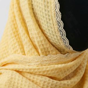 ผ้าคลุมไหล่ชีฟองขายส่งสำหรับผู้หญิงมุสลิม ฮิญาบ ผ้าพันคอแบบดั้งเดิม คุณภาพพรีเมียม เนื้อผ้านุ่ม สวมใส่ได้อย่างสุภาพ ผ้าคลุมศีรษะสุดหรูหรา ทันสมัย แฟชั่นยอดนิยม - Product Image 4