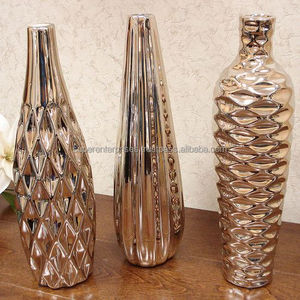 Florero Decorativo Clásico de Metal con Diseño Atemporal para la Mejora del Interior del Hogar Tradicional - Product Image 1