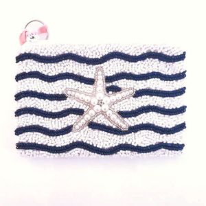 กระเป๋าใส่เหรียญประดับลูกปัดเม็ดเล็กสุดชิคทันสมัยมีลักษณะงานเย็บปักถักร้อยที่มีสไตล์กระเป๋าใส่เหรียญประดับลูกปัดทำด้วยมือที่มีดีไซน์แนวศิลปะ - Product Image 3