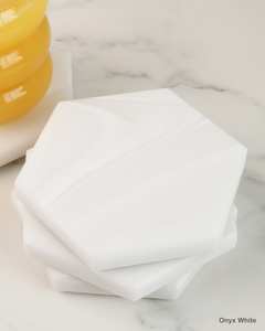 Posavasos hexagonales blancos con efecto mármol, juego de posavasos de piedra hechos a mano de lujo, cuatro variaciones - Product Image 3