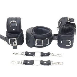 Ensemble de restraints de lit en cuir avec sangles réglables et clips métalliques verrouillables - Product Image 1