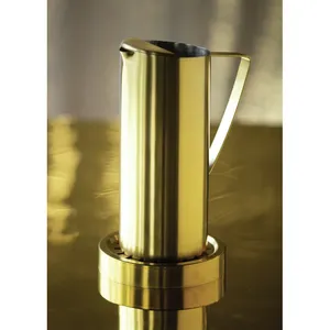 Carafe en métal de luxe artisanale vintage pour la décoration de restaurants, hôtels et tables à manger – Métal nickelé élégant - Product Image 3