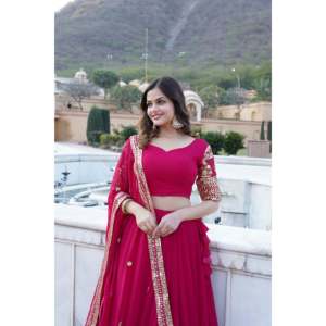 LIVEWEAR Lehenga Choli de créateur pour mariage, couleur violette - Product Image 1