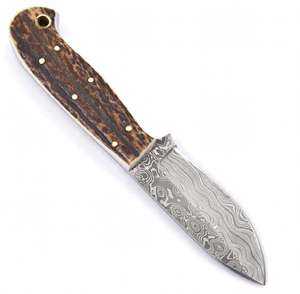 Couteau utilitaire artisanal en acier Damas à motifs, manche en corne de cerf texturée, qualité DIY, personnalisable OEM, pièce d'exposition compacte - Product Image 4