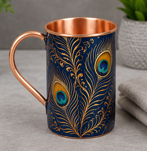 Vaso de cóctel de lujo con aislamiento térmico, color rojo carmesí, con estampado de plumas de pavo real, tipo Mule, con revestimiento rojo carmesí intenso. - Product Image 6