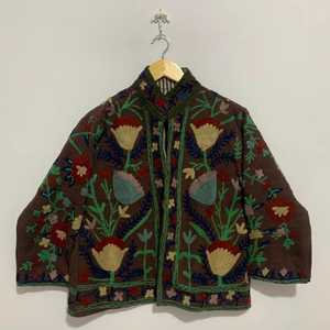 เสื้อโค้ทสไตล์วินเทจแบบอุซเบก ผ้ากำมะหยี่นุ่ม ปักลายซูซานี แจ็คเก็ตฤดูใบไม้ผลิ ลายดอกไม้พิมพ์ลาย ผ้าฝ้าย 100% ลายดอกไม้ฤดูหนาว - Product Image 2
