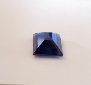 Elegante piedra preciosa suelta de zafiro azul cultivado en laboratorio, tallado cuadrado y pulido, para la fabricación de joyería de lujo, anillos, pendientes, etc. - Product Image 1