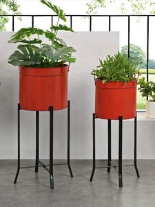 Pot de fleurs en métal décoratif pour balcon et jardin, de grande qualité à prix raisonnable, avec chaîne de suspension. - Product Image 2