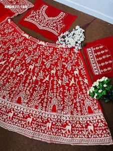 Dernière collection de Lehenga Choli et Dupatta indiens traditionnels en tulle souple avec broderie, miroirs et travail manuel, tenue ethnique pour mariage - Product Image 4