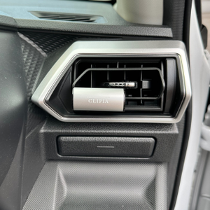 CLIPIA Clip Ambientador Recargable para Rejilla de Ventilación de Coche - Cupid G-75 (Gris Plateado Metálico) - Product Image 2