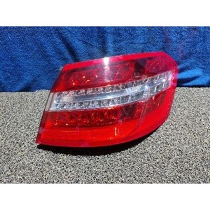 ไฟท้ายมือสอง E-class ด้านขวา A2129060658 - Product Image 1