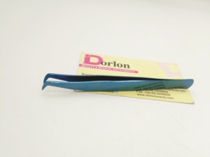 Pince à cils en acier inoxydable à finition durable, bleu plasma, logo personnalisé, courbure en C, pour extensions de cils. - Product Image 4