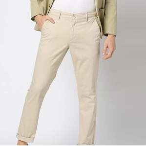 Pantalones chinos transpirables color beige, corte ajustado, con bolsillos, tela de verano, fabricados por Cumbre Sports, servicio OEM, venta al por mayor. - Product Image 1