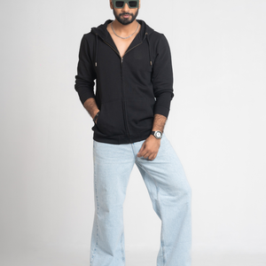 Sweat à capuche en tissu polaire premium pour homme, vêtement d'hiver confortable de haute qualité avec poche latérale zippée et matière respirante premium - Product Image 1