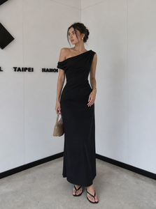 Última Tendencia Vestido Maxi Bohemio Negro de Un Solo Hombro con Cintura Imperio Transpirable para Mujer, Fruncido Asimétrico Sin Mangas Largo de Noche - Product Image 3