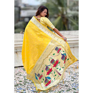 Sari de Seda Paithani Amarillo Pastel Elite Weaves con Diseño de Pavo Real y Loto Tejido con Zari, Prenda Tradicional para Fiestas, Sin Arrugas - Product Image 6