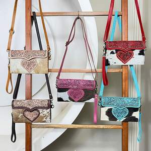 กระเป๋าหนังวัวแท้สลักลายสไตล์ตะวันตกสำหรับผู้หญิง ขายส่ง กระเป๋าสะพายไหล่แบบครอสบอดี้ ดีไซน์ลายหัวใจ กระเป๋าใบเล็กสำหรับสุภาพสตรี - Product Image 4