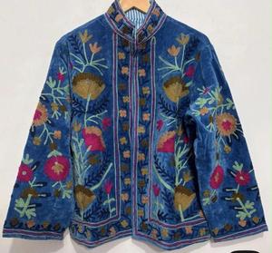 Chaqueta Bordada Suzani de Terciopelo Hecha a Mano, Estilo Bohemio, Étnico, Vintage, para Mujeres y Niñas - Product Image 1