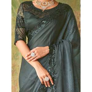 Magnifique saree en satin brodé noir avec chemisier - Product Image 2