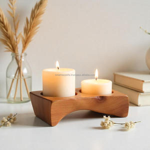 Elegante Portavelas de Madera de Acacia Hecho a Mano de Primera Calidad con Grabado para Decoración del Hogar Clásica y Eventos de Boda - Product Image 2