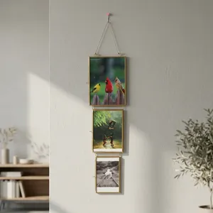 Cadre photo vertical en métal, rectangulaire, décoration murale, intérieur de la maison, cordon de suspension, cadre photo familial, cadre photo en verre et laiton - Product Image 1