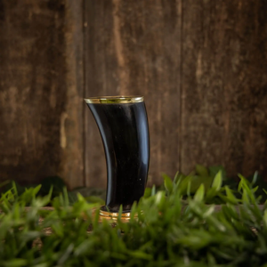 Verre à bière artisanal en corne naturelle polie de haute qualité, étanche et personnalisable, idéal pour les fêtes médiévales et les bars - Product Image 2