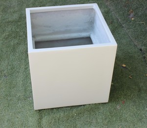 Jardinière verticale Tetra Classic en FRP, légère, durable, pour l'intérieur et l'extérieur, finition brillante, grande jardinière pour la maison et le jardin, vente en gros - Product Image 3