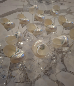 Gobelet à cocktail élégant en forme de coquillage avec pied en verre transparent pour la décoration de bar à domicile, fabrication vietnamienne - Product Image 5