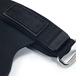 Agarraderas Profesionales de Gimnasia de Fibra de Carbono para Cross Training, Agarres de 3 Orificios para Dominadas, Protección Antideslizante para las Palmas para WODs de Gimnasio - Product Image 3