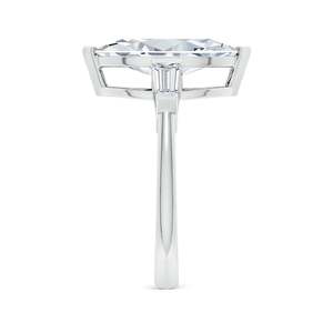 Anillo de Oro Blanco de 18K con Diamante Cultivado en Laboratorio Corte Marquesa y Piedras Laterales Baguette, Certificado IGI FG VS, Personalizado para Novia - Product Image 2