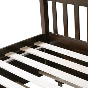Letto a castello matrimoniale in legno di gomma con letto estraibile convertibile e sponde di sicurezza per camerette dei bambini - Product Image 3