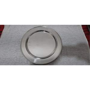 Plateau de service en métal argenté poli de luxe, élégant et moderne, sans BPA, compatible lave-vaisselle, plateau décoratif pour les fêtes - Product Image 3