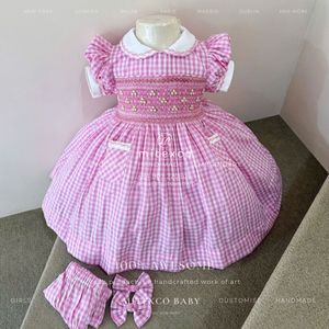 Vestidos de Gingham Rosa con Bordado a Mano Personalizados para Niñas Pequeñas - 100% Algodón, Bordados, Ropa Artesanal de Boutique - Product Image 1