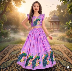 Collection exclusive de mariage : Blouse en soie Elichi, richement ornée de multiples sequins, rembourrée, vêtement de créateur pour les mariages et les fêtes - Product Image 1