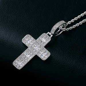 Collar con Colgante de Cadena Cruzada Baguette, Estilo Hip Hop, Unisex, Chapado en Oro de 14K, Plata de Ley, con Incrustaciones de Circonitas Cúbicas - Product Image 3