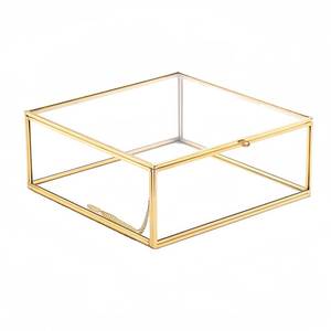 Boîte de rangement en métal et verre avec cadre en métal doré pour organiser les bijoux - Product Image 1