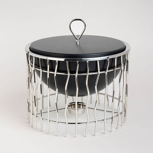 Calentador de Comida con Diseño de Alambre Metálico, Forma Redonda, Decorativo, Acabado Plateado y Negro, para Uso en la Cocina - Product Image 1