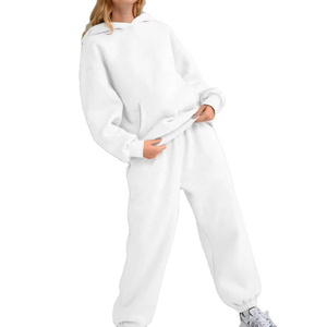 Ensemble de survêtements à capuche pour femmes, style streetwear, 100 % coton, design personnalisable, dernière mode, pull court et pantalon de survêtement - Product Image 3