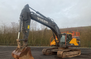 Excavadora de cadenas Volvo EC380EL de alta calidad con sistema hidráulico HYDAC, motor y caja de cambios de alta eficiencia - Product Image 2