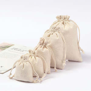 Reusable Small Jute Jewelry <b>Pouch</b> with <b>Drawstring</b> Closure for Elegant Gift Presentation - Product Image 4