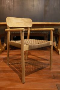 Chaise de salle à manger d'extérieur moderne Jelita, structure en teck massif, tressage en rotin synthétique, finition bien poncée, aucun assemblage requis - Product Image 6