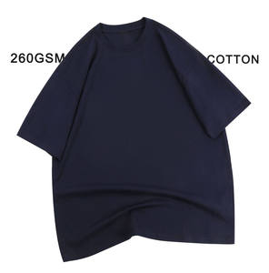 T-shirt court surdimensionné entièrement personnalisé, coupe ample, en jersey 100 % coton bio, avec impression graphique sérigraphiée. - Product Image 3