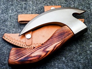 Handmade Tomahawk <b>Axe</b> With Wood <b>Handle</b> Forged Steel Blade Survival Hatchet Outdoor Tool - Product Image 2