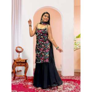 Ensemble de vêtements de fête pour femmes de designer avec travail de séquence de broderie - Product Image 2