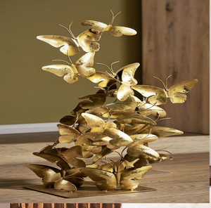 Éblouissant nuage de papillons dorés sur une base carrée pour une décoration élégante, disponible à prix de gros. - Product Image 1