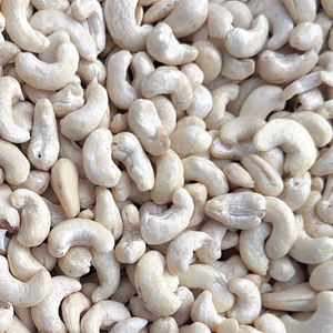 เม็ดมะม่วงหิมพานต์ดิบคุณภาพดีที่สุด ขนาด WW180, WW240, WW320, LP, WS เม็ดมะม่วงหิมพานต์ออร์แกนิก ขายส่ง ส่งออกไปยังดูไบ ตะวันออกกลาง - Product Image 1