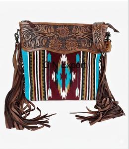Sac à main bandoulière et épaule pour femme en cuir véritable fait main et laine aztèque avec franges - Product Image 5